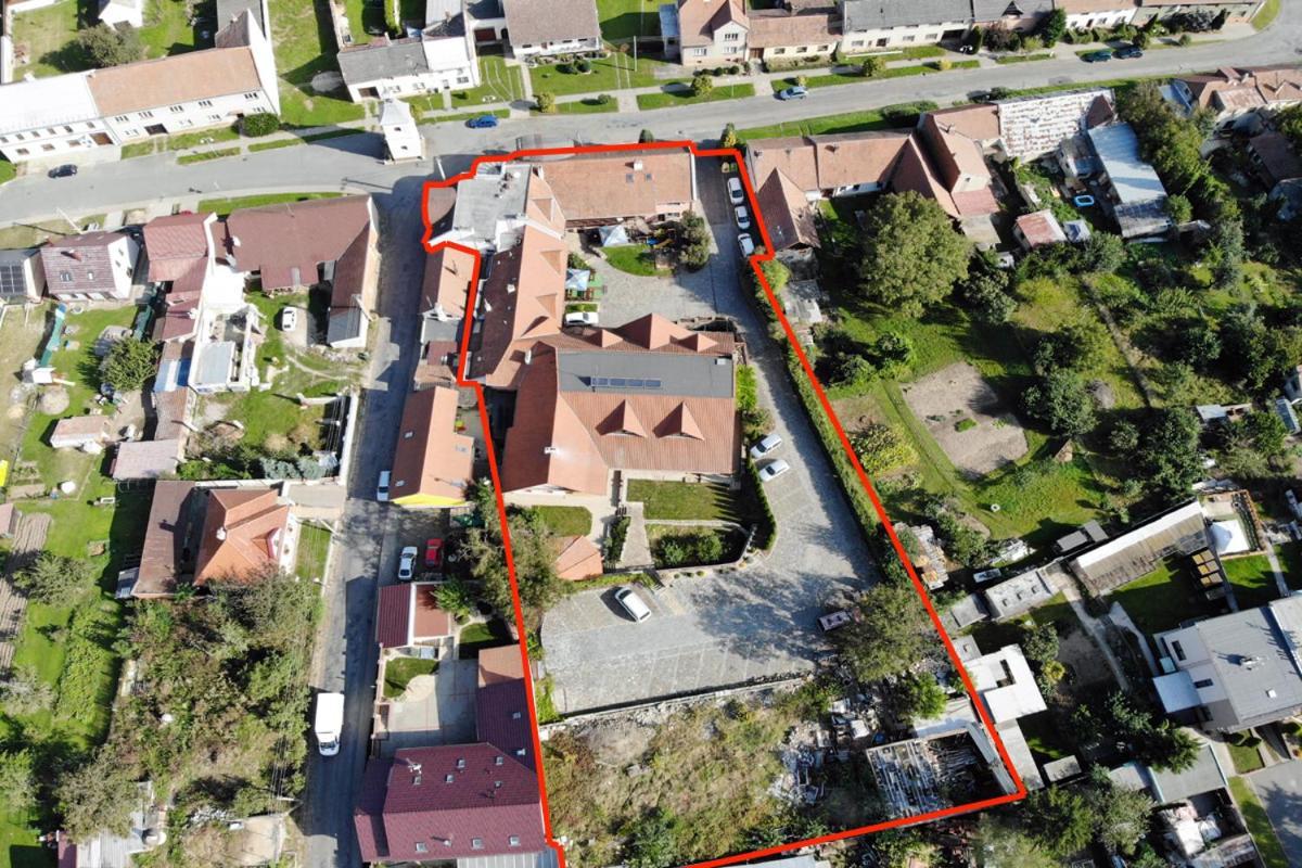 Bezmerovsky Dvur Kroměříž Екстериор снимка