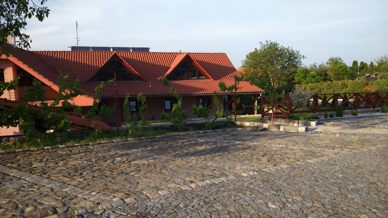 Bezmerovsky Dvur Kroměříž Екстериор снимка